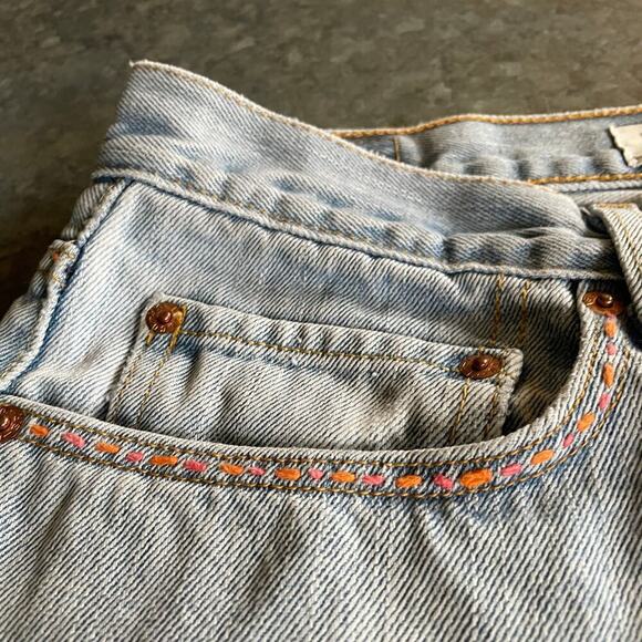 Vintage Levi's 505 Regular Fit Embroidered Denim Jeans 31x32 (31x31) Light Wash - Picture 11 of 16